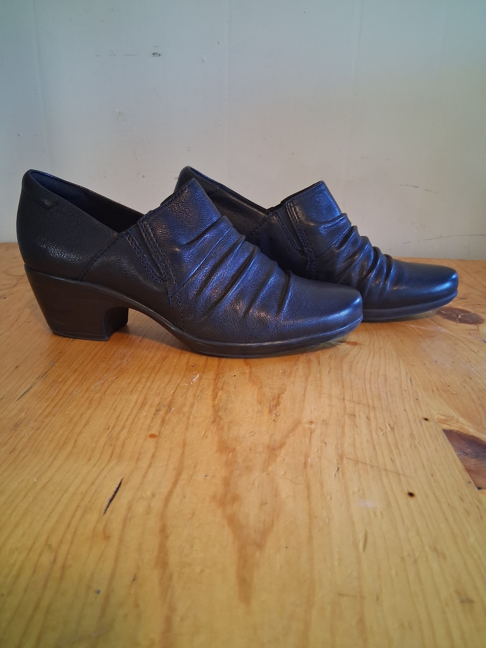 Clarks Emily 2 Cove Leather Booties Size 8